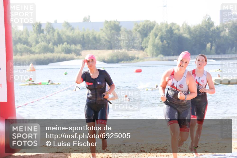 01.09.2024 - 17. Tribühne Triathlon Luisa Fischer http://msf.ph/oto/6925005 01.09.2024 10:25:39 Schwimmen 193, 195, 212, 214, 223, 226, 236, 241, 307 meine-sportfotos.de