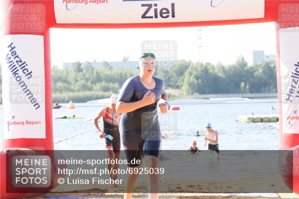 01.09.2024 - 17. Tribühne Triathlon Luisa Fischer http://msf.ph/oto/6925039 01.09.2024 10:25:58 Schwimmen 190, 192, 238, 262, 305 meine-sportfotos.de