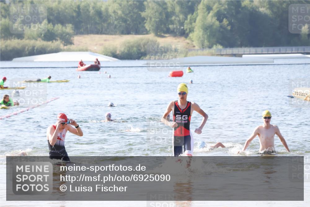01.09.2024 - 17. Tribühne Triathlon Luisa Fischer http://msf.ph/oto/6925090 01.09.2024 10:26:22 Schwimmen 245, 282, 284 meine-sportfotos.de