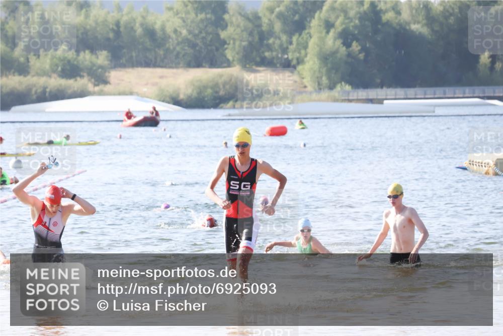 01.09.2024 - 17. Tribühne Triathlon Luisa Fischer http://msf.ph/oto/6925093 01.09.2024 10:26:23 Schwimmen 245, 282, 284 meine-sportfotos.de