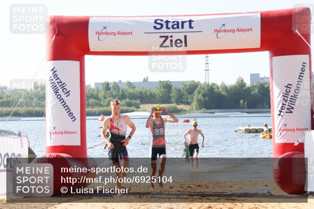 01.09.2024 - 17. Tribühne Triathlon Luisa Fischer http://msf.ph/oto/6925104 01.09.2024 10:26:27 Schwimmen 180, 235, 245, 282, 284 meine-sportfotos.de