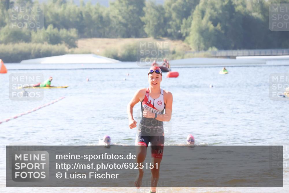 01.09.2024 - 17. Tribühne Triathlon Luisa Fischer http://msf.ph/oto/6925151 01.09.2024 10:26:44 Schwimmen 201, 235 meine-sportfotos.de
