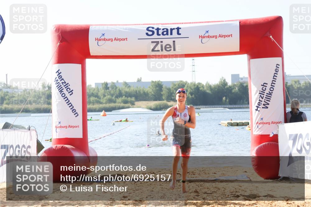 01.09.2024 - 17. Tribühne Triathlon Luisa Fischer http://msf.ph/oto/6925157 01.09.2024 10:26:46 Schwimmen 201 meine-sportfotos.de