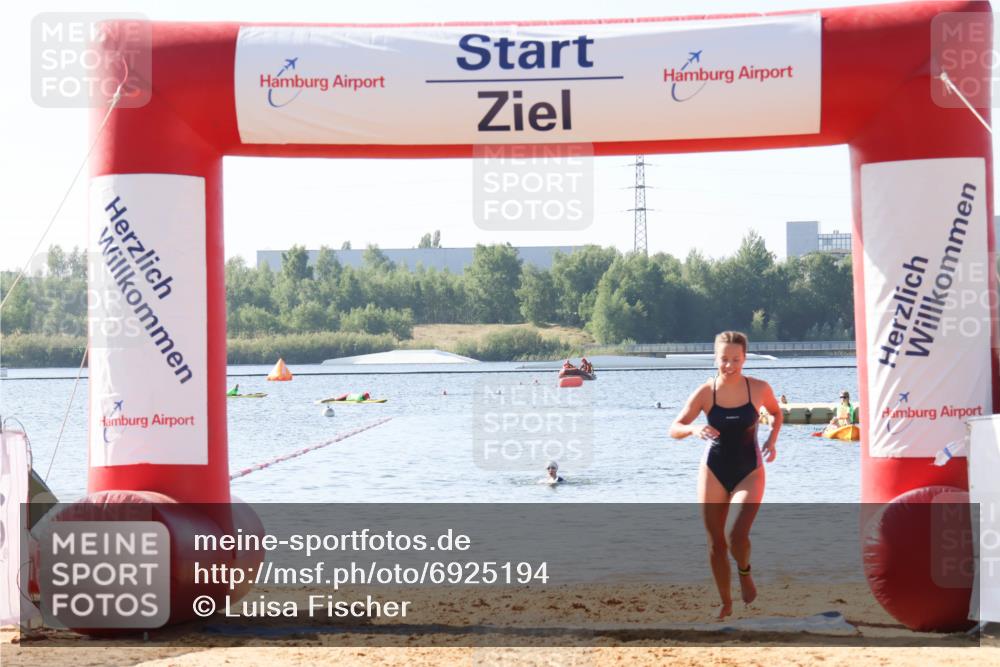 01.09.2024 - 17. Tribühne Triathlon Luisa Fischer http://msf.ph/oto/6925194 01.09.2024 10:27:01 Schwimmen 203, 276 meine-sportfotos.de