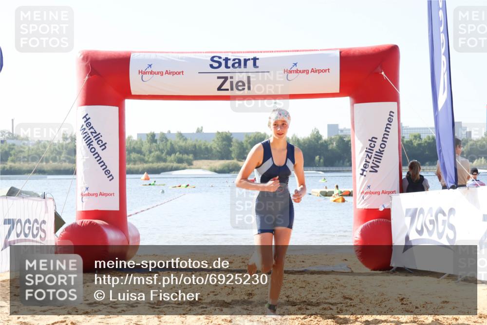 01.09.2024 - 17. Tribühne Triathlon Luisa Fischer http://msf.ph/oto/6925230 01.09.2024 10:27:20 Schwimmen 185 meine-sportfotos.de