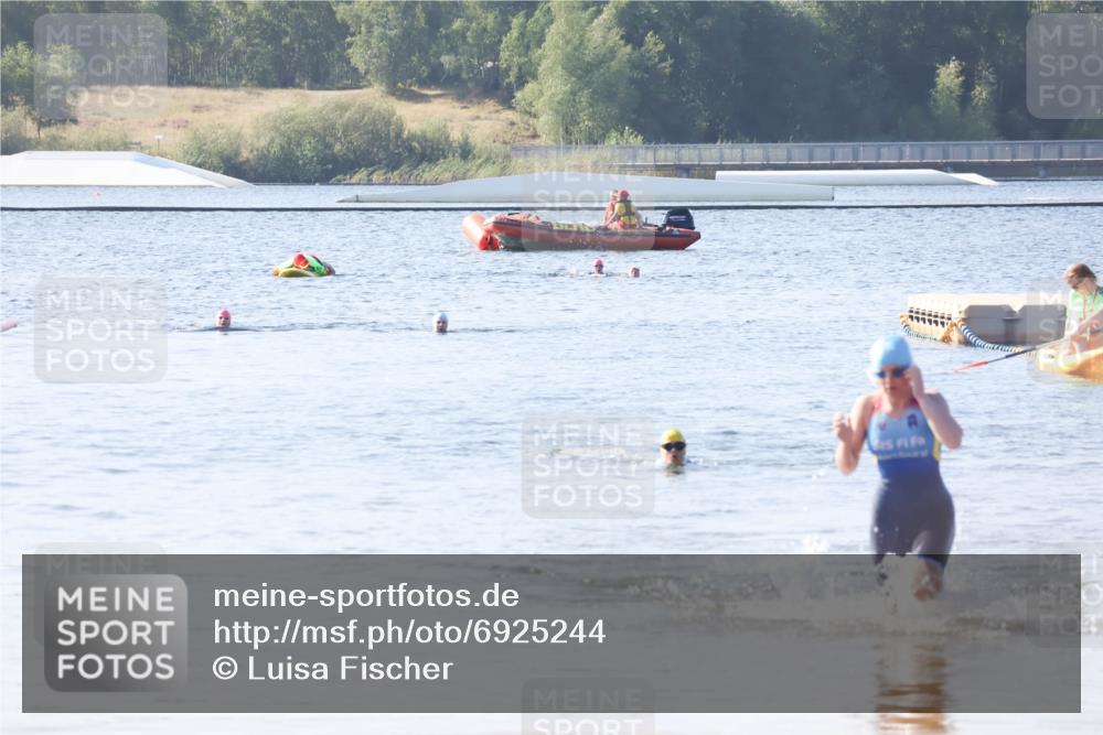 01.09.2024 - 17. Tribühne Triathlon Luisa Fischer http://msf.ph/oto/6925244 01.09.2024 10:28:31 Schwimmen 184 meine-sportfotos.de