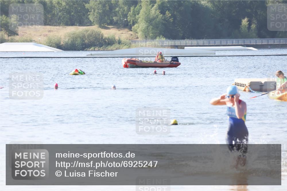 01.09.2024 - 17. Tribühne Triathlon Luisa Fischer http://msf.ph/oto/6925247 01.09.2024 10:28:32 Schwimmen 184 meine-sportfotos.de