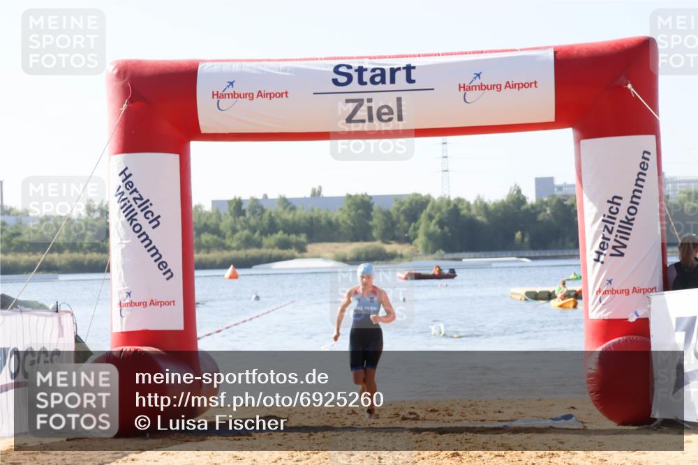 01.09.2024 - 17. Tribühne Triathlon Luisa Fischer http://msf.ph/oto/6925260 01.09.2024 10:28:36 Schwimmen 184 meine-sportfotos.de