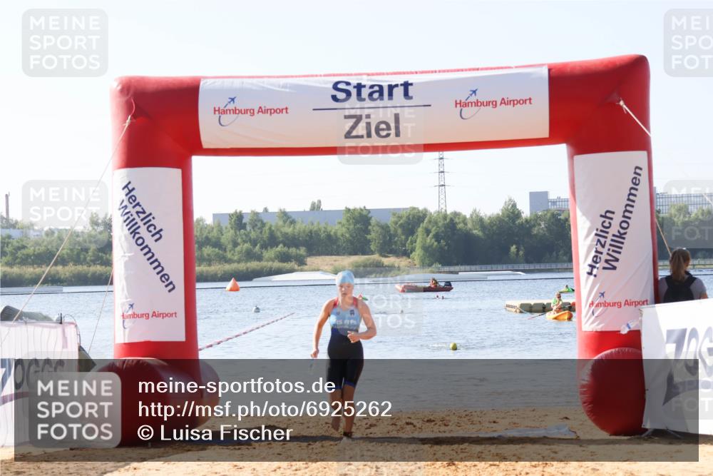 01.09.2024 - 17. Tribühne Triathlon Luisa Fischer http://msf.ph/oto/6925262 01.09.2024 10:28:37 Schwimmen 184 meine-sportfotos.de