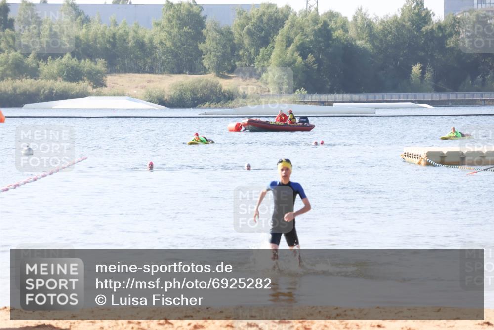 01.09.2024 - 17. Tribühne Triathlon Luisa Fischer http://msf.ph/oto/6925282 01.09.2024 10:28:51 Schwimmen 179 meine-sportfotos.de