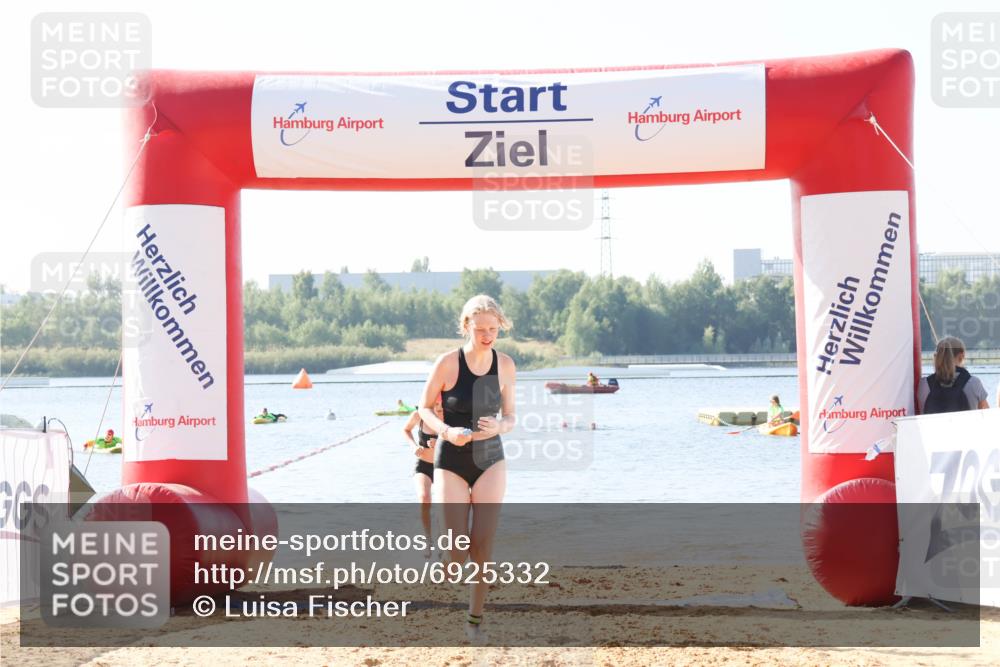 01.09.2024 - 17. Tribühne Triathlon Luisa Fischer http://msf.ph/oto/6925332 01.09.2024 10:29:56 Schwimmen 271, 295 meine-sportfotos.de