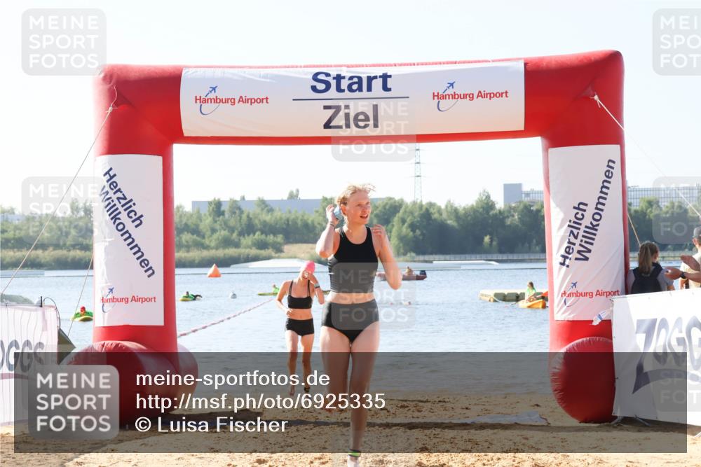 01.09.2024 - 17. Tribühne Triathlon Luisa Fischer http://msf.ph/oto/6925335 01.09.2024 10:29:57 Schwimmen 271, 295 meine-sportfotos.de