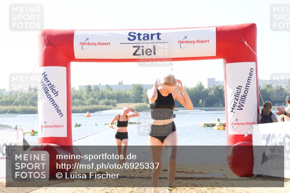 01.09.2024 - 17. Tribühne Triathlon Luisa Fischer http://msf.ph/oto/6925337 01.09.2024 10:29:57 Schwimmen 271, 295 meine-sportfotos.de