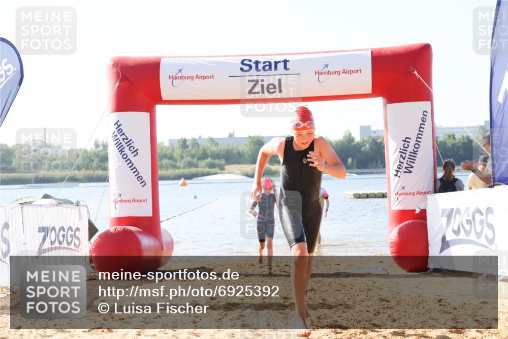 01.09.2024 - 17. Tribühne Triathlon Luisa Fischer http://msf.ph/oto/6925392 01.09.2024 10:31:15 Schwimmen 204, 217 meine-sportfotos.de