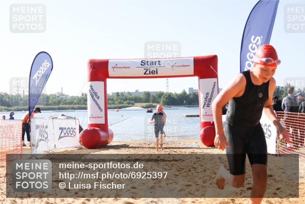 01.09.2024 - 17. Tribühne Triathlon Luisa Fischer http://msf.ph/oto/6925397 01.09.2024 10:31:16 Schwimmen 204, 217 meine-sportfotos.de