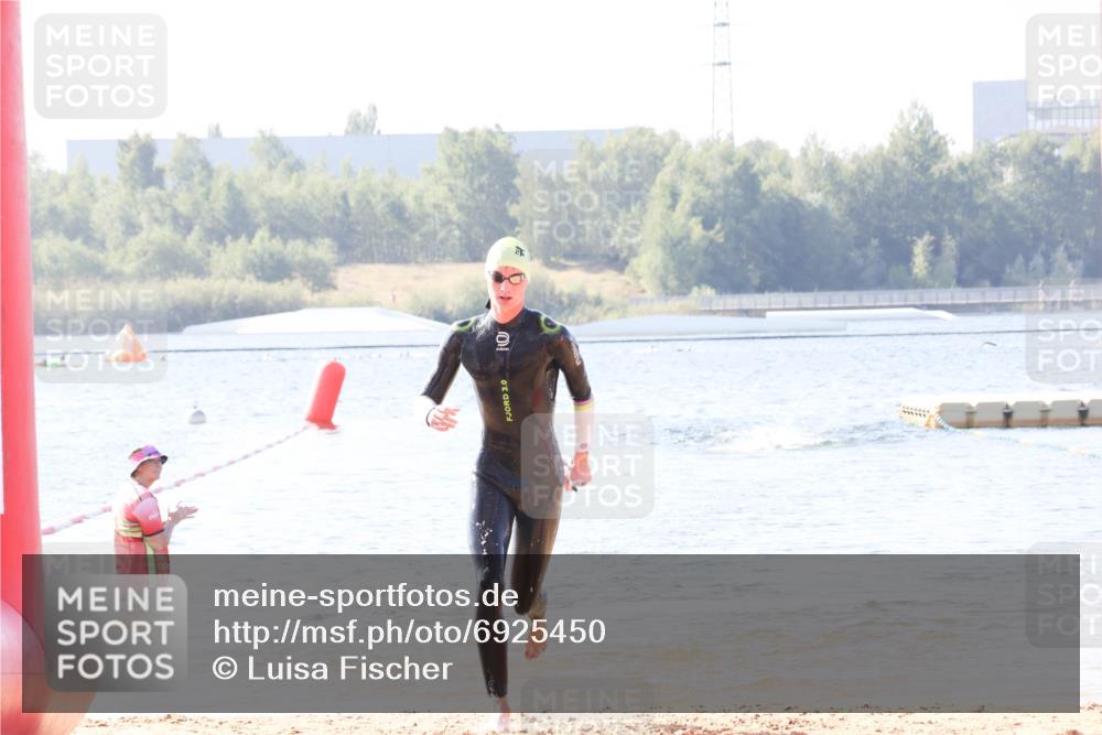 01.09.2024 - 17. Tribühne Triathlon Luisa Fischer http://msf.ph/oto/6925450 01.09.2024 10:48:35 Schwimmen 338 meine-sportfotos.de