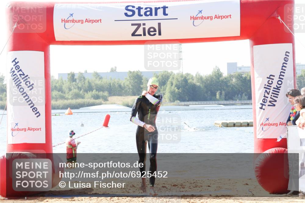 01.09.2024 - 17. Tribühne Triathlon Luisa Fischer http://msf.ph/oto/6925452 01.09.2024 10:48:36 Schwimmen 338 meine-sportfotos.de