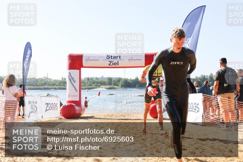 01.09.2024 - 17. Tribühne Triathlon Luisa Fischer http://msf.ph/oto/6925603 01.09.2024 10:49:53 Schwimmen 351, 374, 384, 437 meine-sportfotos.de