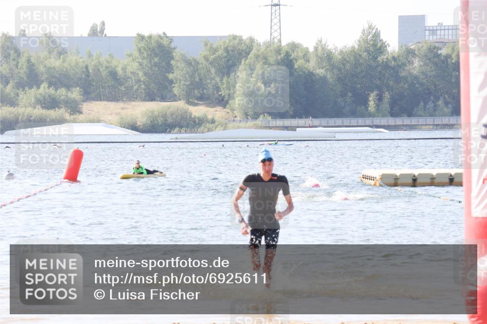 01.09.2024 - 17. Tribühne Triathlon Luisa Fischer http://msf.ph/oto/6925611 01.09.2024 10:50:01 Schwimmen 397 meine-sportfotos.de