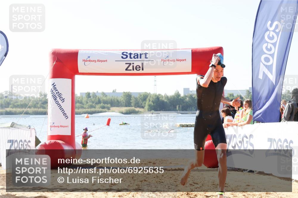 01.09.2024 - 17. Tribühne Triathlon Luisa Fischer http://msf.ph/oto/6925635 01.09.2024 10:50:08 Schwimmen 397 meine-sportfotos.de