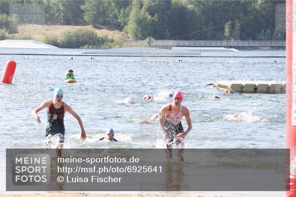 01.09.2024 - 17. Tribühne Triathlon Luisa Fischer http://msf.ph/oto/6925641 01.09.2024 10:50:30 Schwimmen 311, 319, 391 meine-sportfotos.de