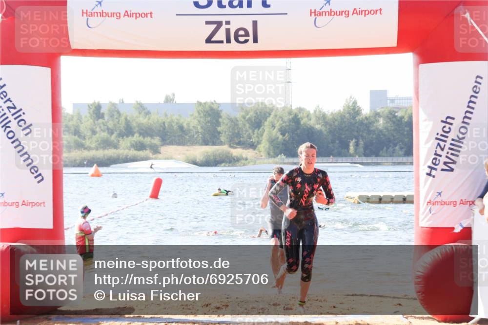 01.09.2024 - 17. Tribühne Triathlon Luisa Fischer http://msf.ph/oto/6925706 01.09.2024 10:50:48 Schwimmen 320, 391, 396 meine-sportfotos.de