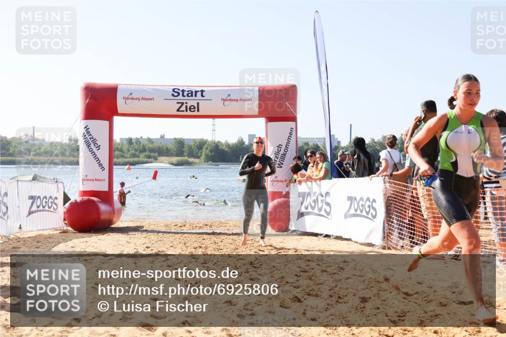 01.09.2024 - 17. Tribühne Triathlon Luisa Fischer http://msf.ph/oto/6925806 01.09.2024 10:51:25 Schwimmen 340, 357, 438 meine-sportfotos.de