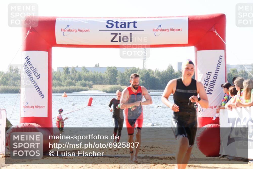 01.09.2024 - 17. Tribühne Triathlon Luisa Fischer http://msf.ph/oto/6925837 01.09.2024 10:51:35 Schwimmen 346, 388, 438 meine-sportfotos.de
