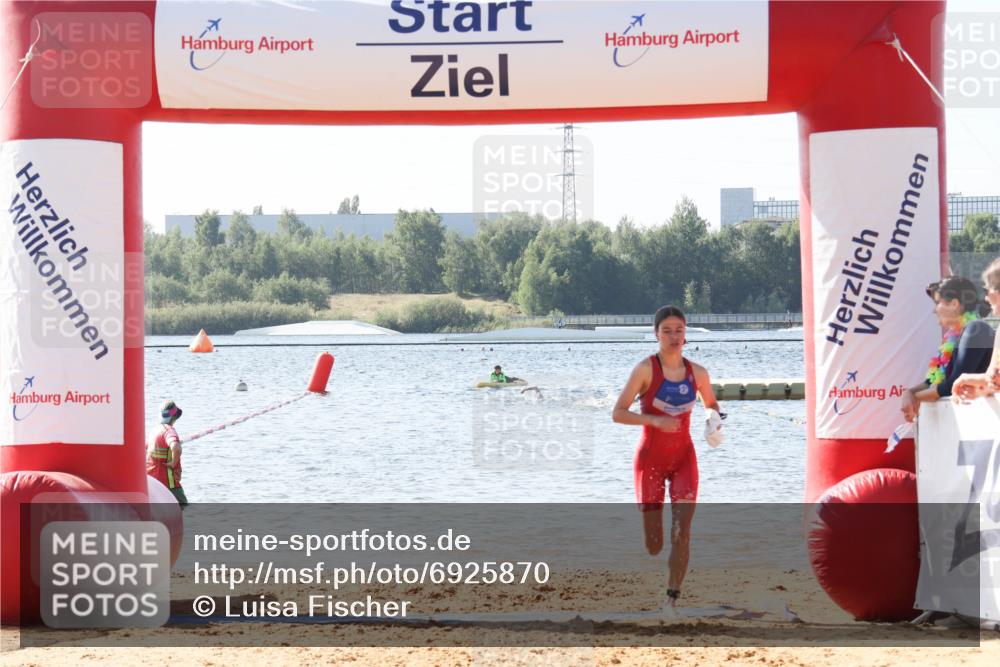 01.09.2024 - 17. Tribühne Triathlon Luisa Fischer http://msf.ph/oto/6925870 01.09.2024 10:51:45 Schwimmen 346, 367 meine-sportfotos.de
