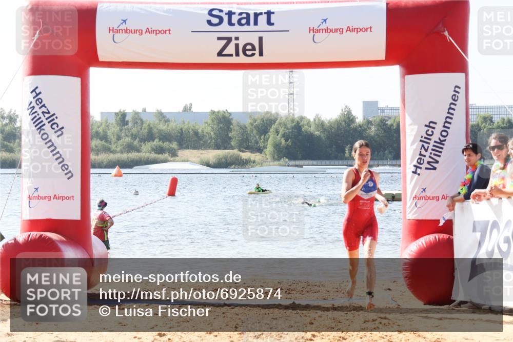 01.09.2024 - 17. Tribühne Triathlon Luisa Fischer http://msf.ph/oto/6925874 01.09.2024 10:51:46 Schwimmen 346, 367 meine-sportfotos.de