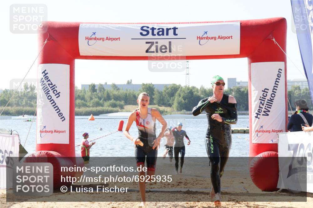 01.09.2024 - 17. Tribühne Triathlon Luisa Fischer http://msf.ph/oto/6925935 01.09.2024 10:52:31 Schwimmen 318, 331, 341, 379, 432 meine-sportfotos.de
