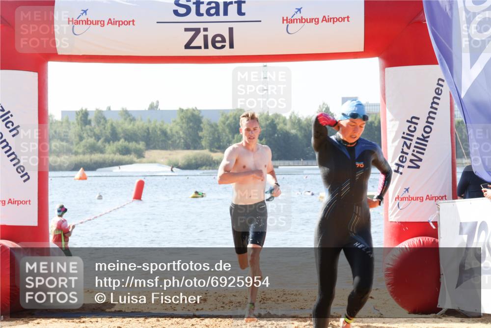 01.09.2024 - 17. Tribühne Triathlon Luisa Fischer http://msf.ph/oto/6925954 01.09.2024 10:52:36 Schwimmen 318, 341, 379, 432 meine-sportfotos.de