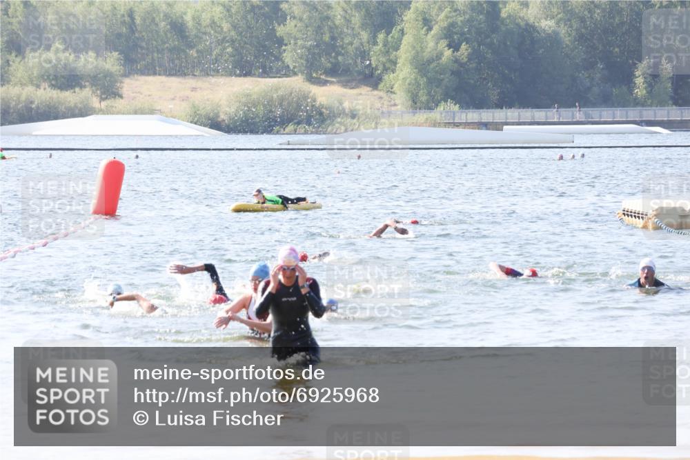 01.09.2024 - 17. Tribühne Triathlon Luisa Fischer http://msf.ph/oto/6925968 01.09.2024 10:53:44 Schwimmen 428 meine-sportfotos.de