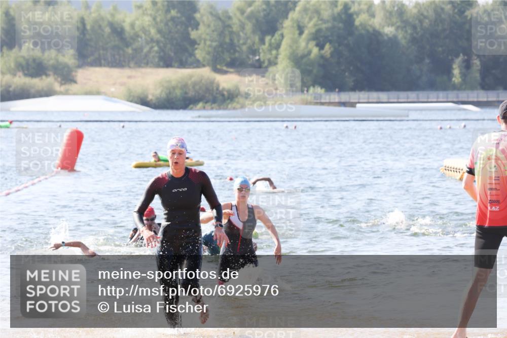 01.09.2024 - 17. Tribühne Triathlon Luisa Fischer http://msf.ph/oto/6925976 01.09.2024 10:53:49 Schwimmen 335, 428 meine-sportfotos.de