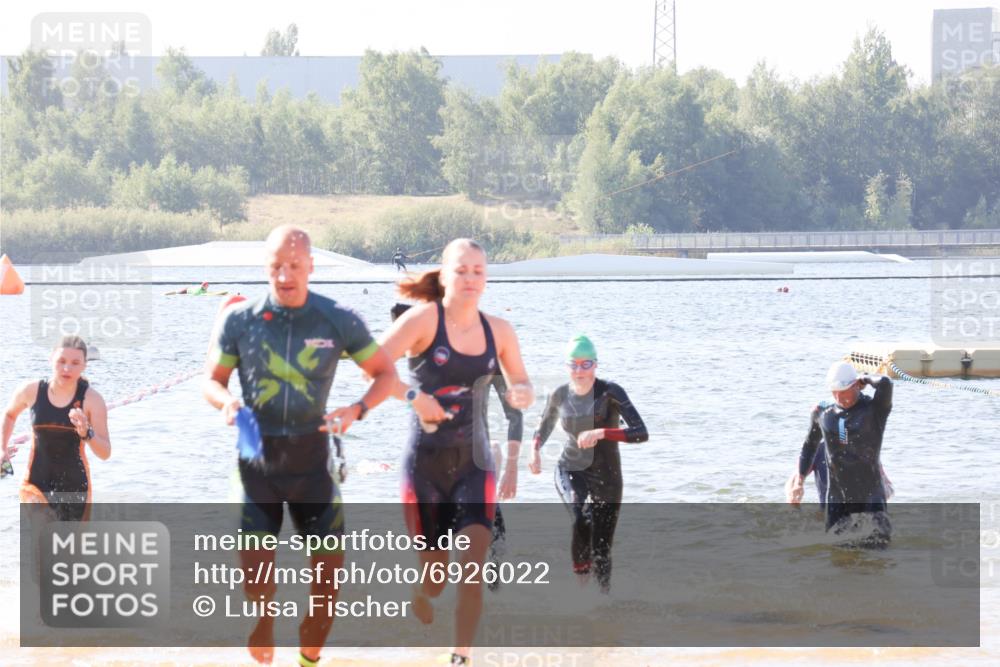 01.09.2024 - 17. Tribühne Triathlon Luisa Fischer http://msf.ph/oto/6926022 01.09.2024 10:54:01 Schwimmen 309, 335, 339, 348, 382, 386, 423, 428 meine-sportfotos.de