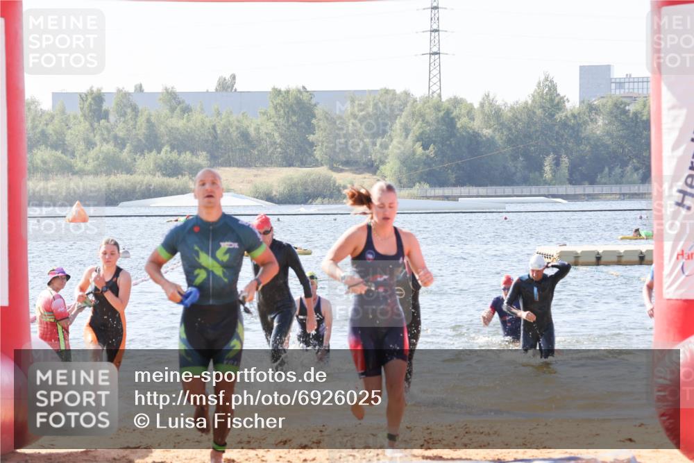 01.09.2024 - 17. Tribühne Triathlon Luisa Fischer http://msf.ph/oto/6926025 01.09.2024 10:54:02 Schwimmen 309, 335, 339, 348, 382, 386, 394, 395, 423, 428 meine-sportfotos.de