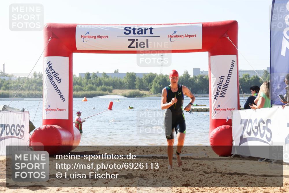 01.09.2024 - 17. Tribühne Triathlon Luisa Fischer http://msf.ph/oto/6926113 01.09.2024 10:54:23 Schwimmen 446 meine-sportfotos.de