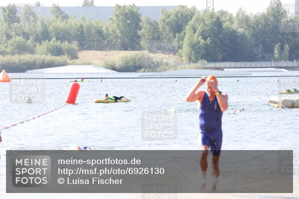 01.09.2024 - 17. Tribühne Triathlon Luisa Fischer http://msf.ph/oto/6926130 01.09.2024 10:54:33 Schwimmen 409 meine-sportfotos.de