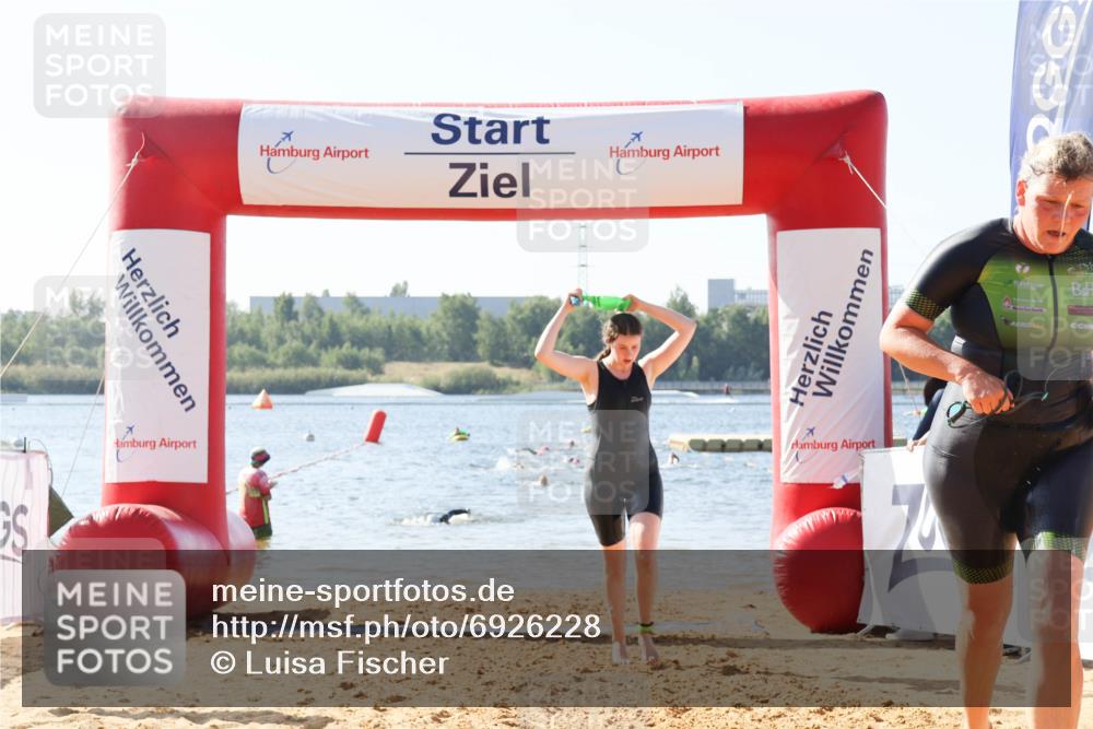 01.09.2024 - 17. Tribühne Triathlon Luisa Fischer http://msf.ph/oto/6926228 01.09.2024 10:55:30 Schwimmen 363, 406, 413 meine-sportfotos.de