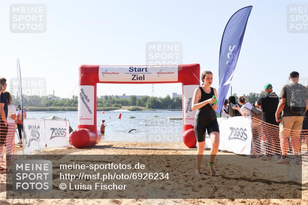 01.09.2024 - 17. Tribühne Triathlon Luisa Fischer http://msf.ph/oto/6926234 01.09.2024 10:55:32 Schwimmen 363, 406 meine-sportfotos.de