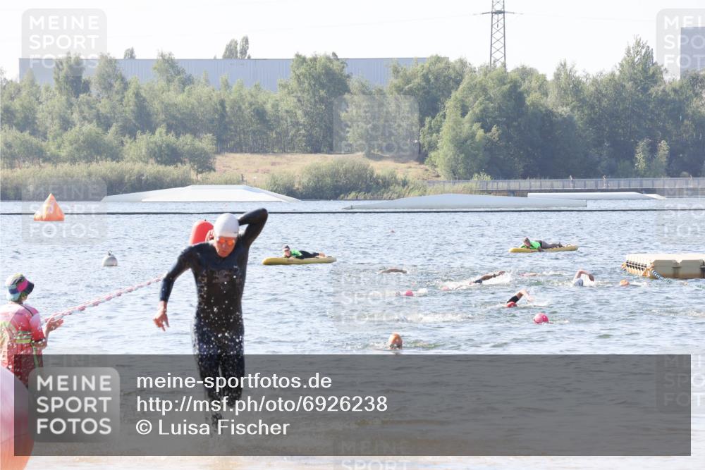 01.09.2024 - 17. Tribühne Triathlon Luisa Fischer http://msf.ph/oto/6926238 01.09.2024 10:55:38 Schwimmen 363, 433 meine-sportfotos.de