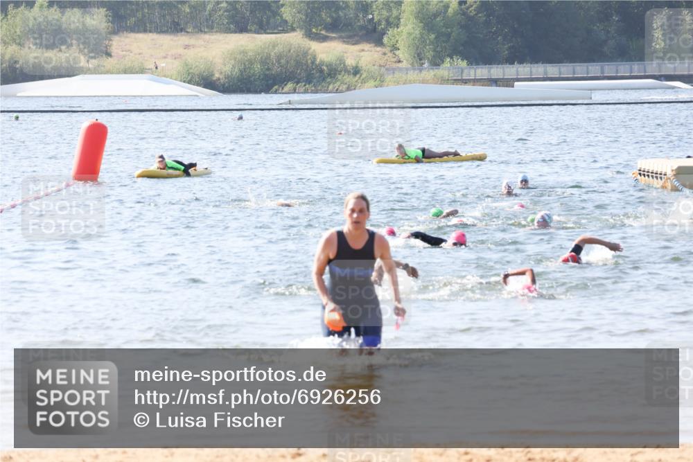 01.09.2024 - 17. Tribühne Triathlon Luisa Fischer http://msf.ph/oto/6926256 01.09.2024 10:55:52 Schwimmen 372 meine-sportfotos.de
