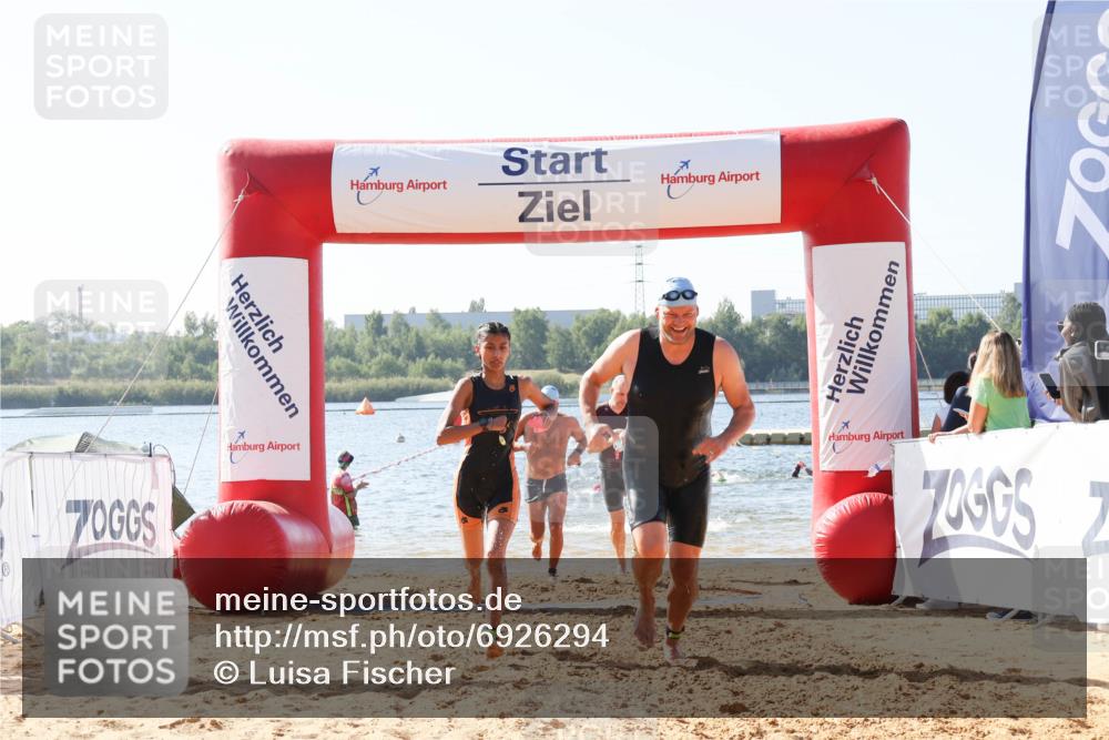 01.09.2024 - 17. Tribühne Triathlon Luisa Fischer http://msf.ph/oto/6926294 01.09.2024 10:56:08 Schwimmen 313, 390, 399, 412, 426 meine-sportfotos.de