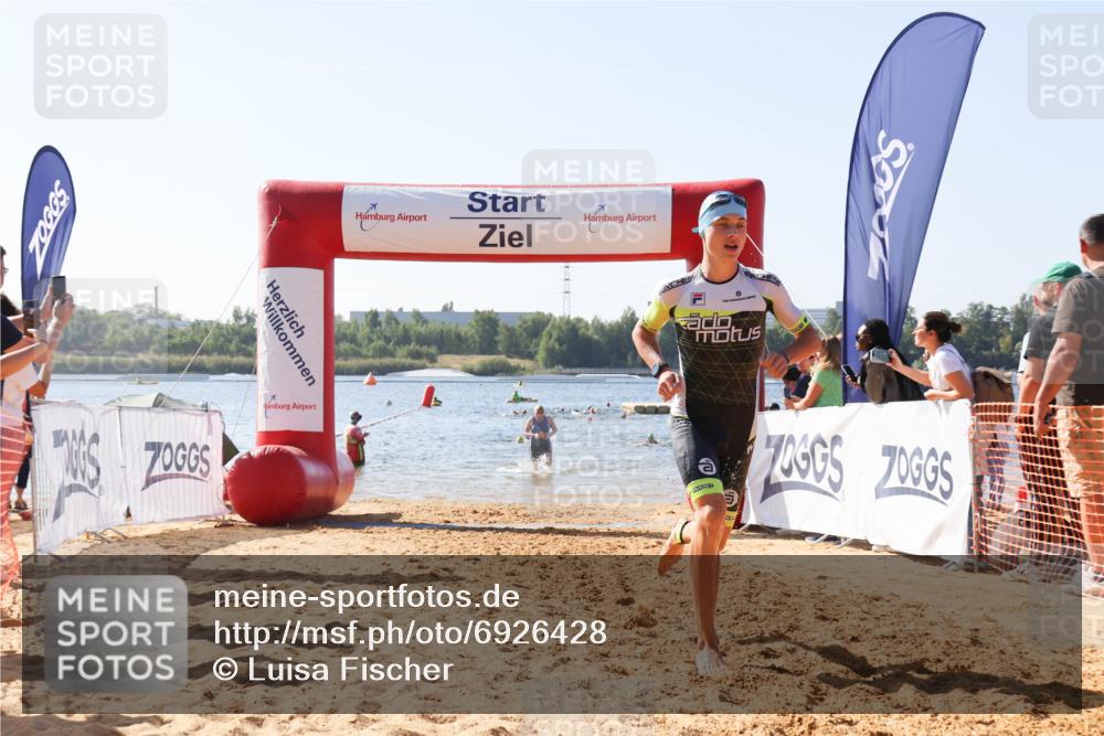 01.09.2024 - 17. Tribühne Triathlon Luisa Fischer http://msf.ph/oto/6926428 01.09.2024 10:56:58 Schwimmen 329, 383 meine-sportfotos.de