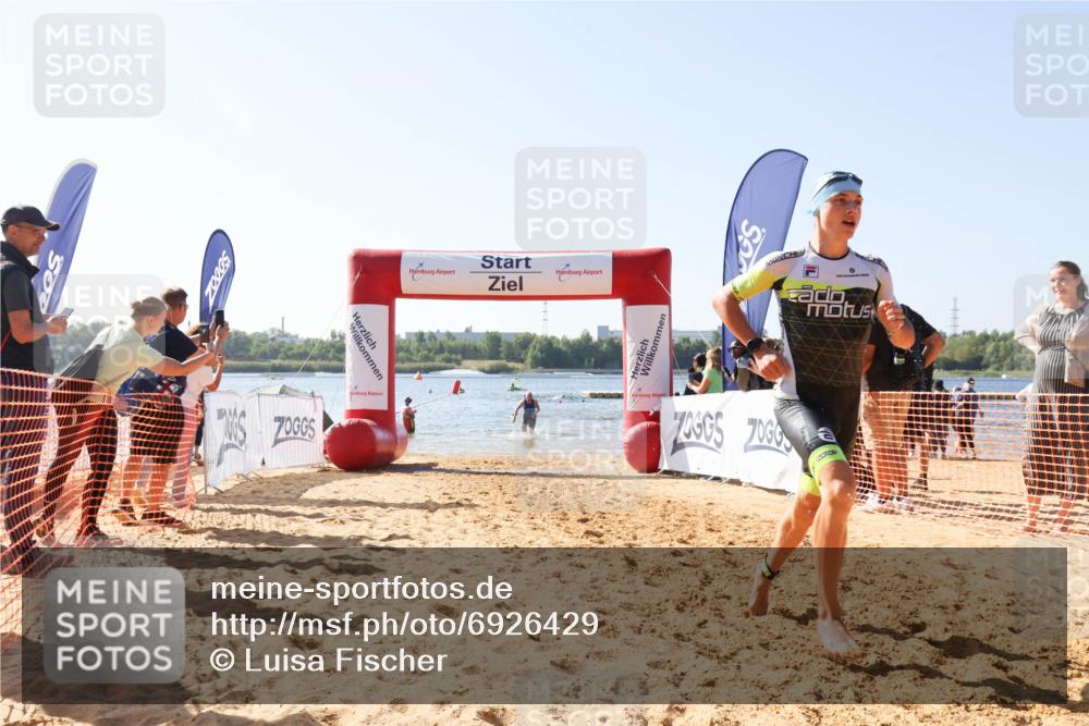01.09.2024 - 17. Tribühne Triathlon Luisa Fischer http://msf.ph/oto/6926429 01.09.2024 10:56:58 Schwimmen 329, 383 meine-sportfotos.de
