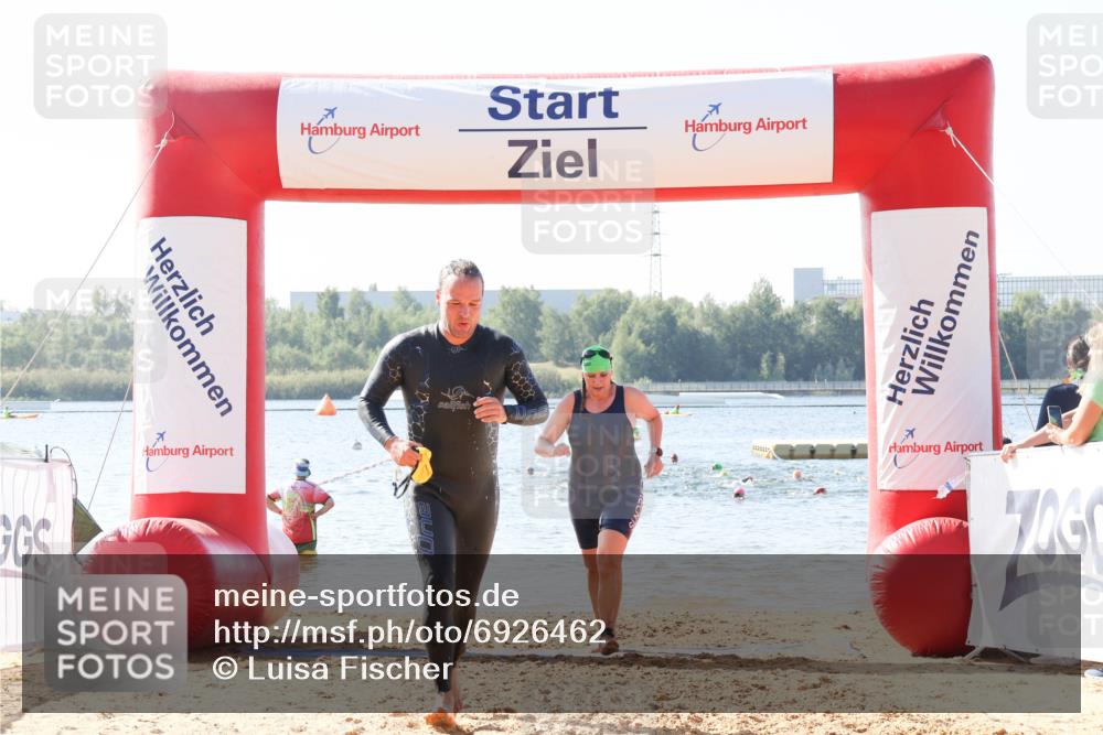 01.09.2024 - 17. Tribühne Triathlon Luisa Fischer http://msf.ph/oto/6926462 01.09.2024 10:57:20 Schwimmen 416, 427 meine-sportfotos.de