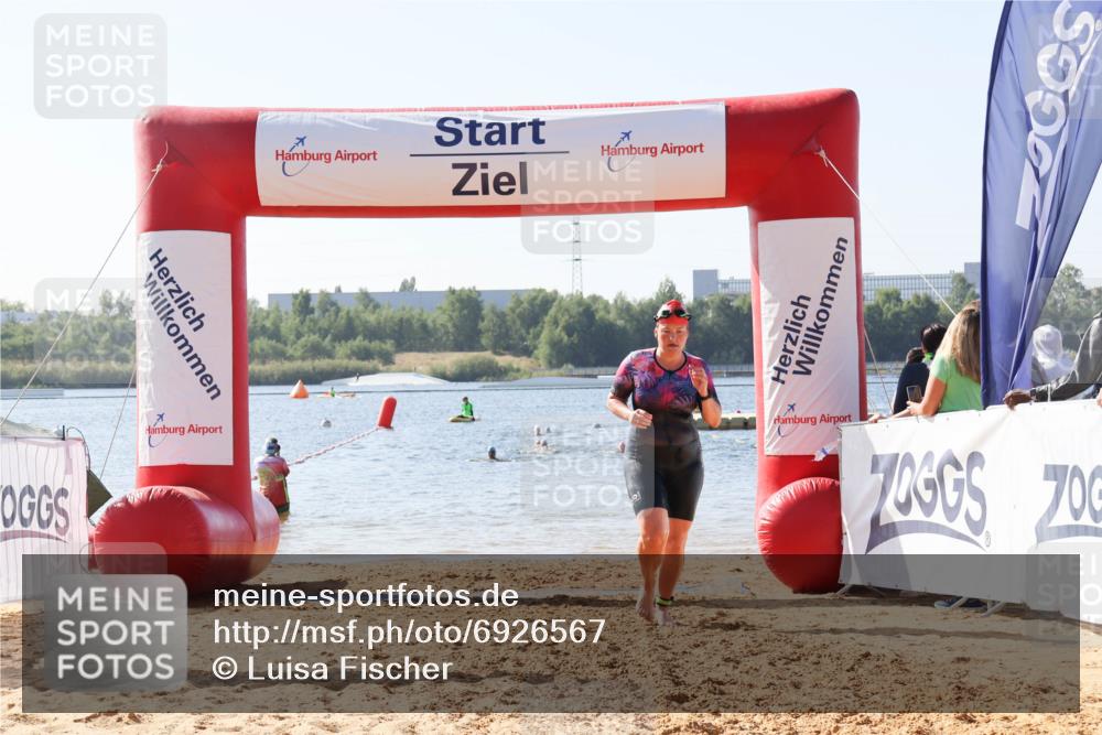 01.09.2024 - 17. Tribühne Triathlon Luisa Fischer http://msf.ph/oto/6926567 01.09.2024 10:58:17 Schwimmen 425 meine-sportfotos.de