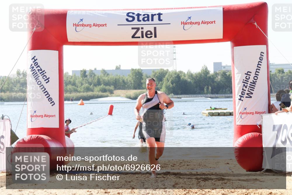 01.09.2024 - 17. Tribühne Triathlon Luisa Fischer http://msf.ph/oto/6926626 01.09.2024 10:58:58 Schwimmen 400, 420, 434 meine-sportfotos.de