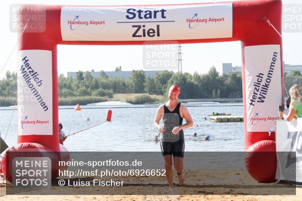 01.09.2024 - 17. Tribühne Triathlon Luisa Fischer http://msf.ph/oto/6926652 01.09.2024 10:59:05 Schwimmen 400, 434 meine-sportfotos.de
