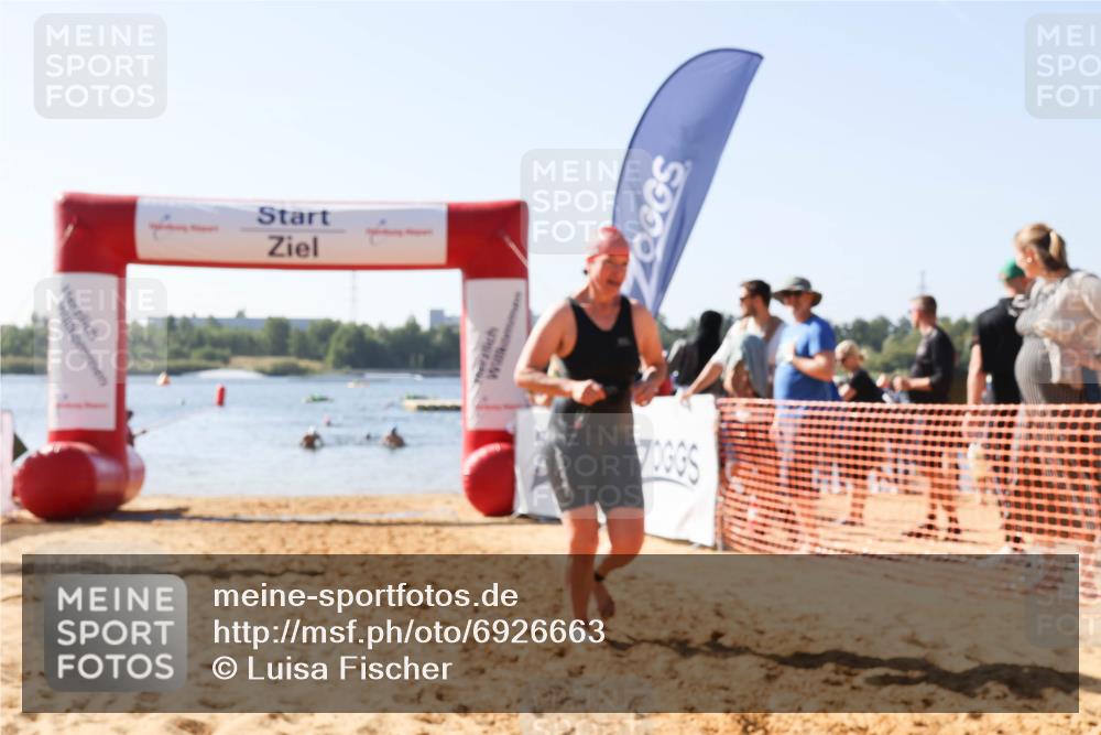 01.09.2024 - 17. Tribühne Triathlon Luisa Fischer http://msf.ph/oto/6926663 01.09.2024 10:59:08 Schwimmen 434 meine-sportfotos.de